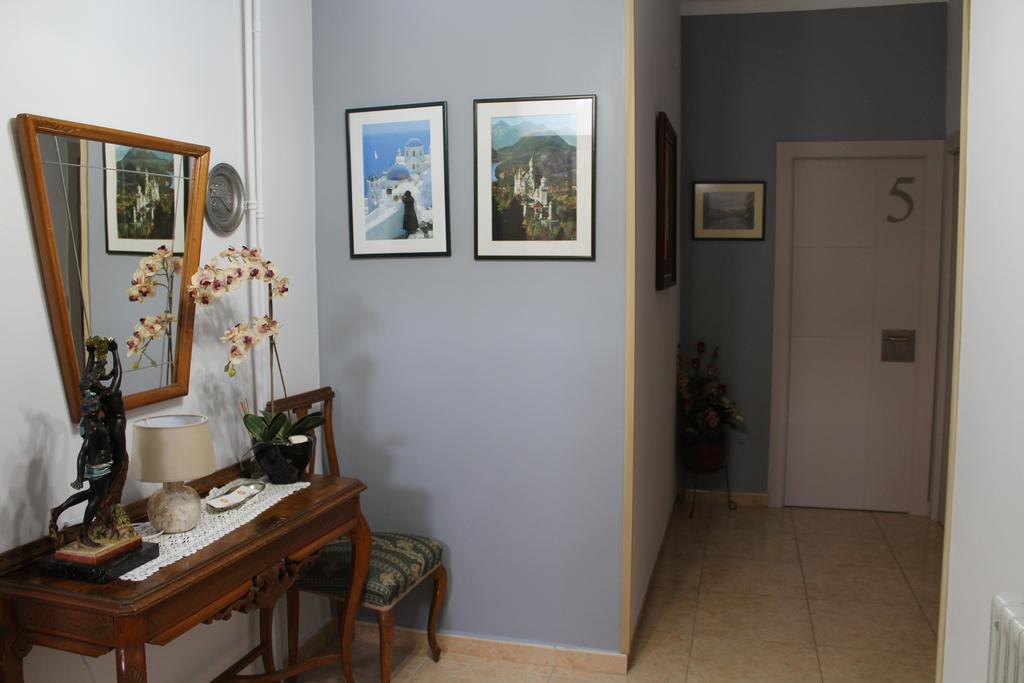 Hostal Montserrat Tona Extérieur photo